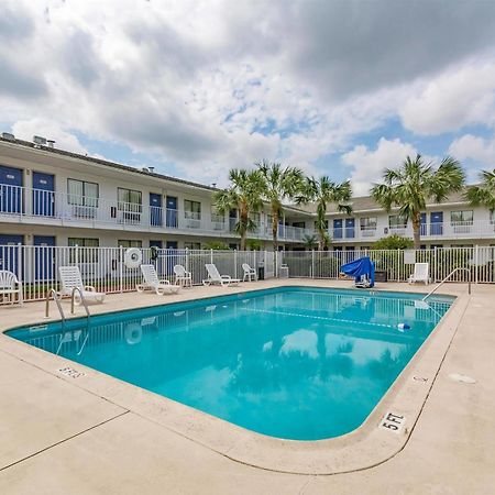 Motel 6-Ft. Pierce, Fl ฟอร์ตเพียร์ซ ภายนอก รูปภาพ