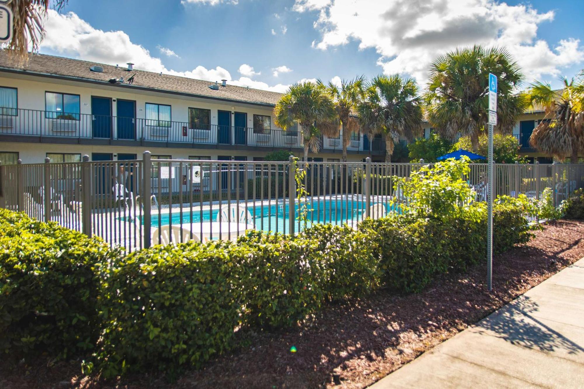Motel 6-Ft. Pierce, Fl ฟอร์ตเพียร์ซ ภายนอก รูปภาพ