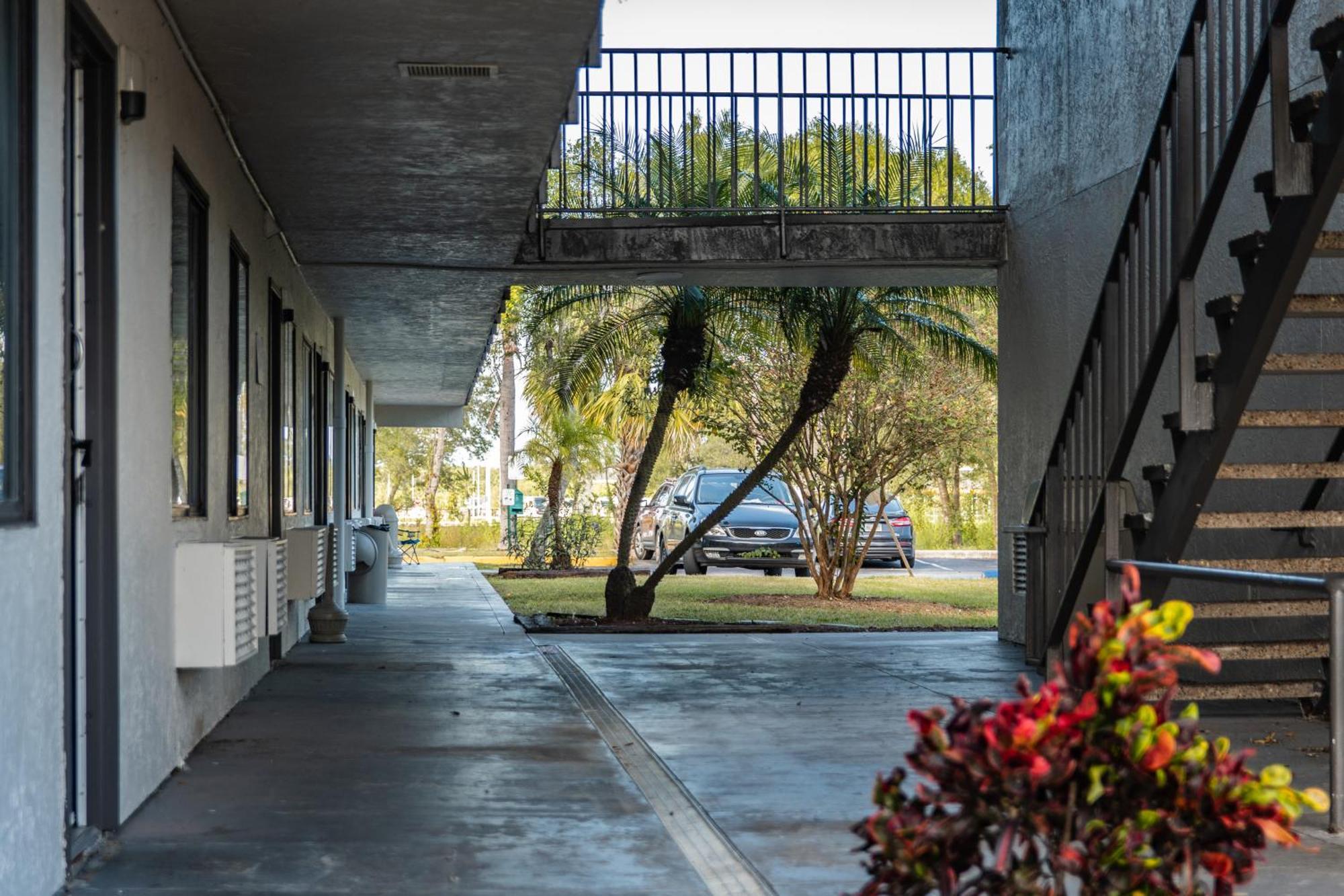 Motel 6-Ft. Pierce, Fl ฟอร์ตเพียร์ซ ภายนอก รูปภาพ