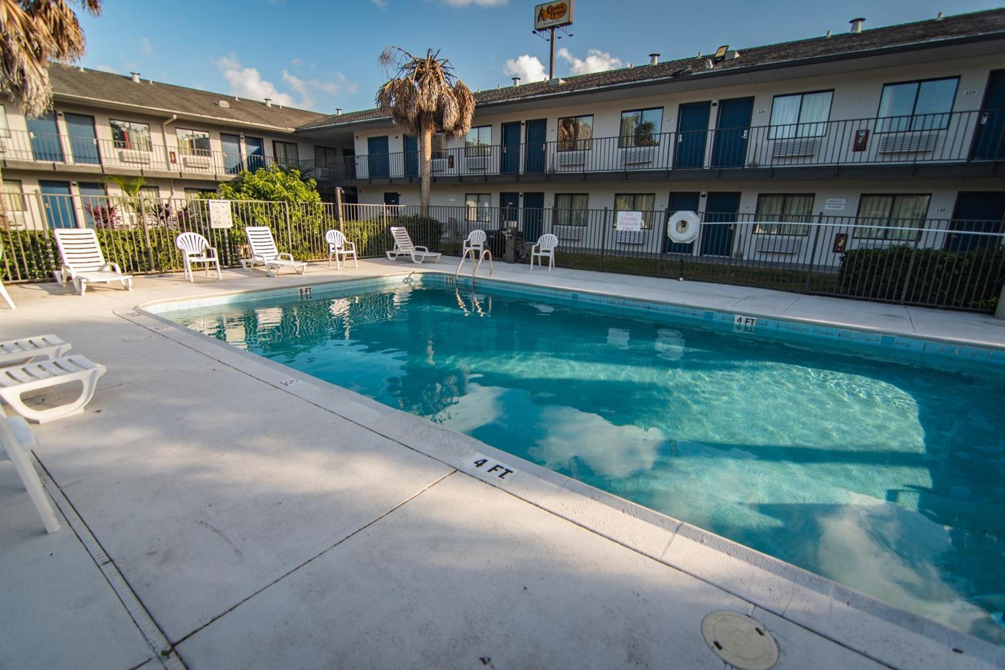 Motel 6-Ft. Pierce, Fl ฟอร์ตเพียร์ซ ภายนอก รูปภาพ