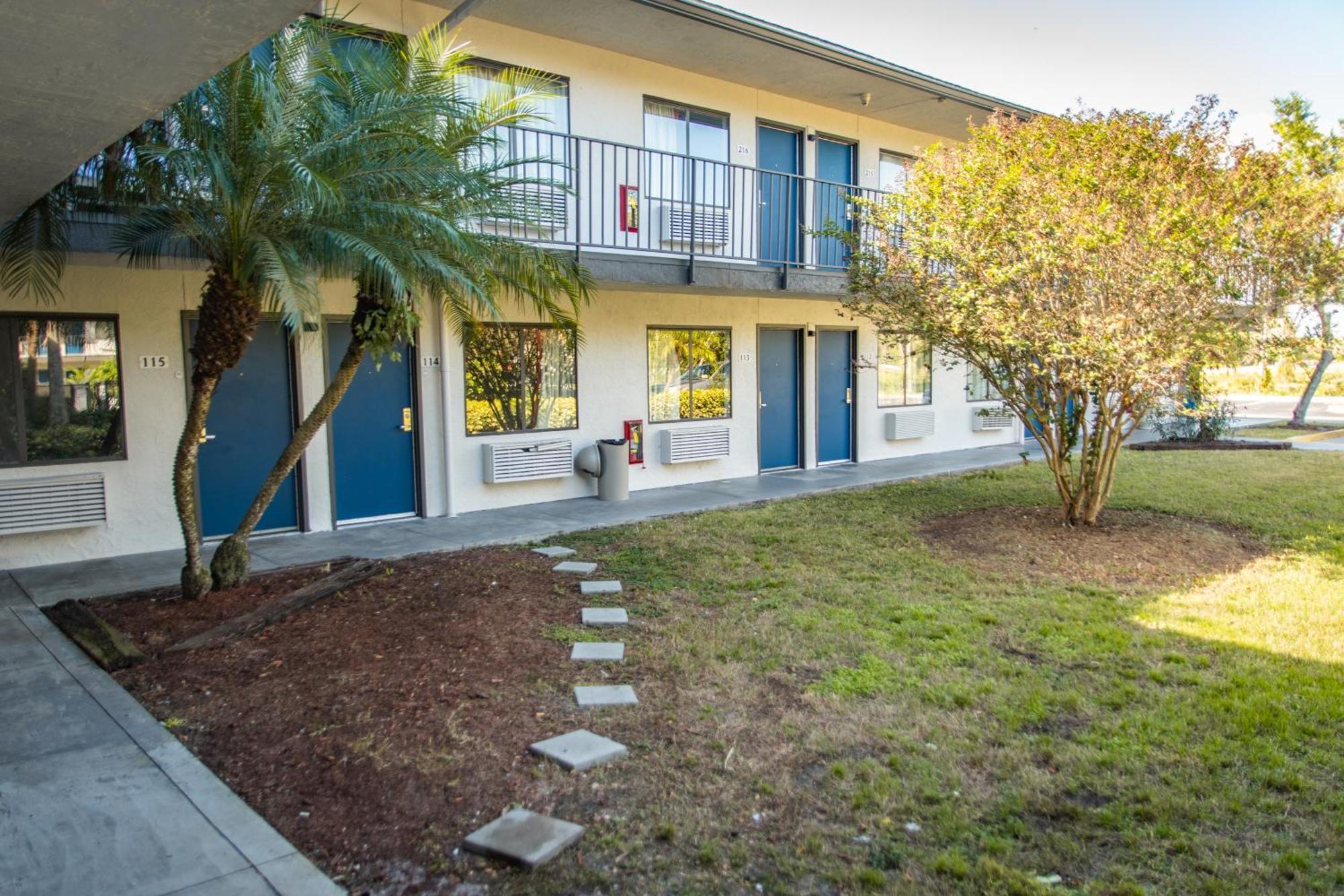 Motel 6-Ft. Pierce, Fl ฟอร์ตเพียร์ซ ภายนอก รูปภาพ
