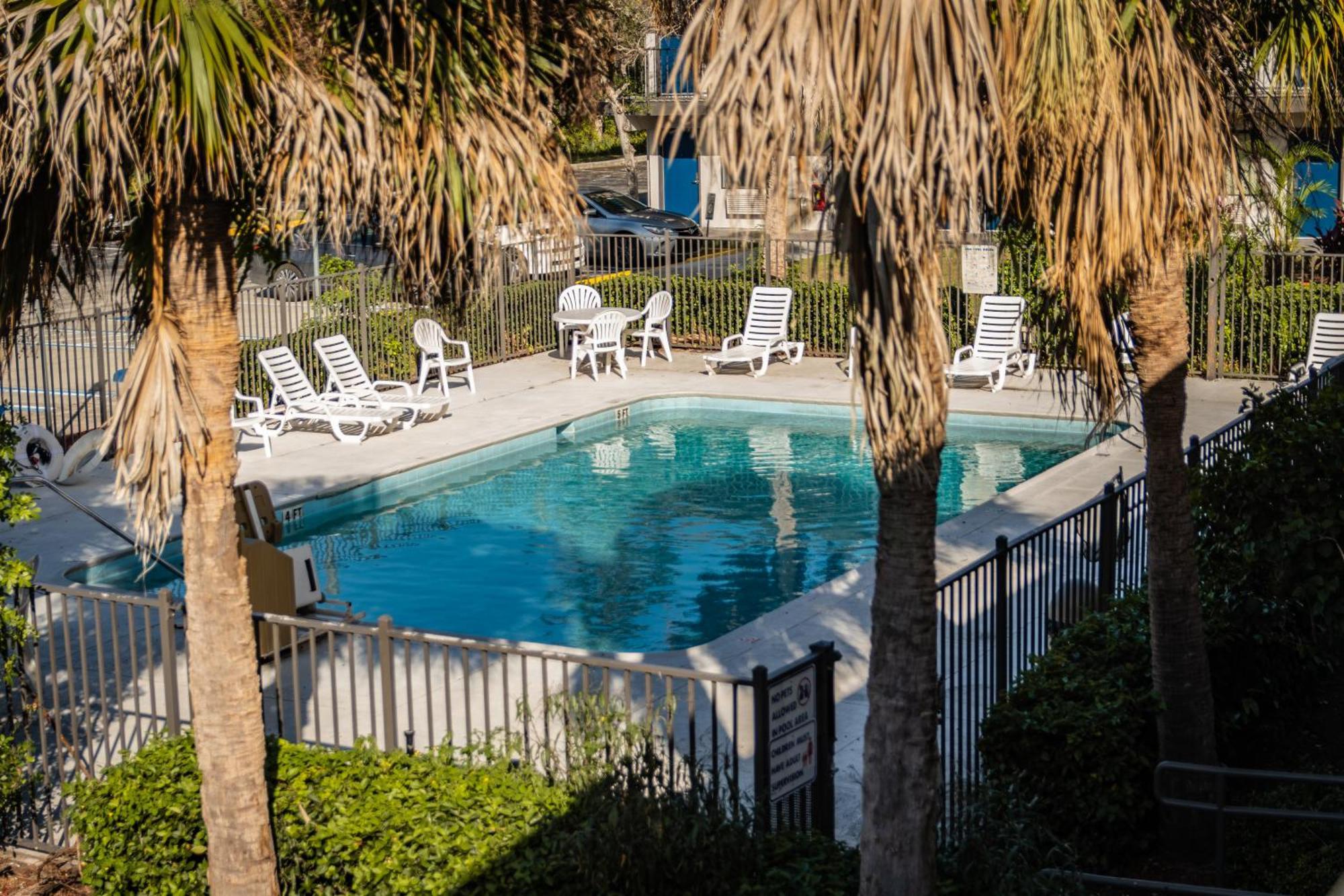 Motel 6-Ft. Pierce, Fl ฟอร์ตเพียร์ซ ภายนอก รูปภาพ