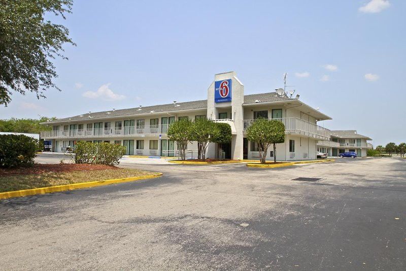 Motel 6-Ft. Pierce, Fl ฟอร์ตเพียร์ซ ภายนอก รูปภาพ
