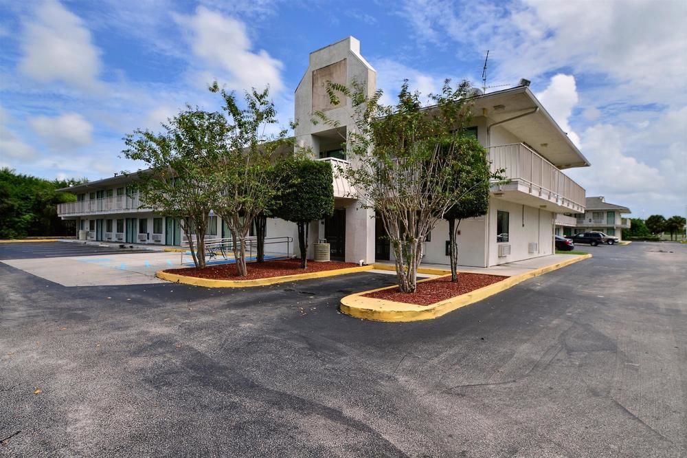Motel 6-Ft. Pierce, Fl ฟอร์ตเพียร์ซ ภายนอก รูปภาพ