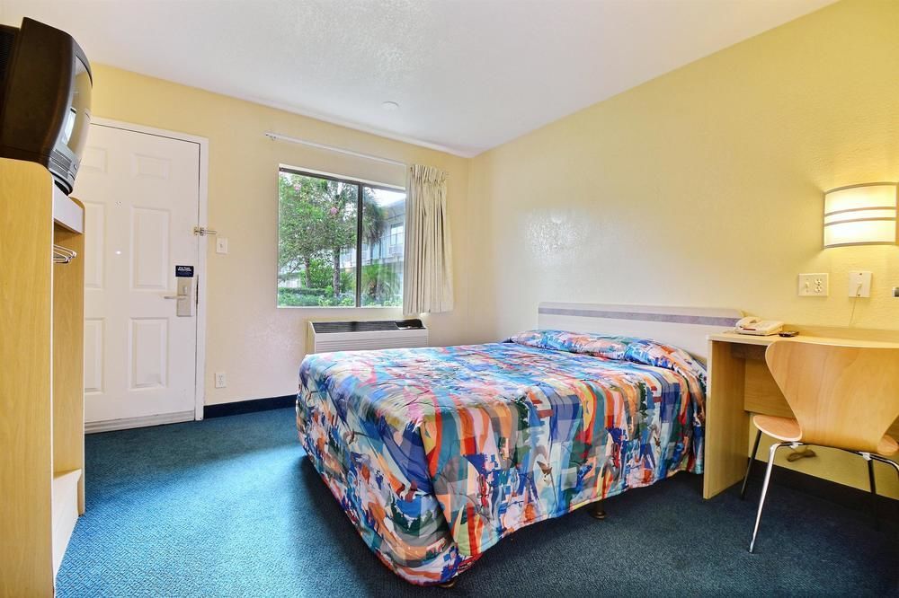 Motel 6-Ft. Pierce, Fl ฟอร์ตเพียร์ซ ภายนอก รูปภาพ