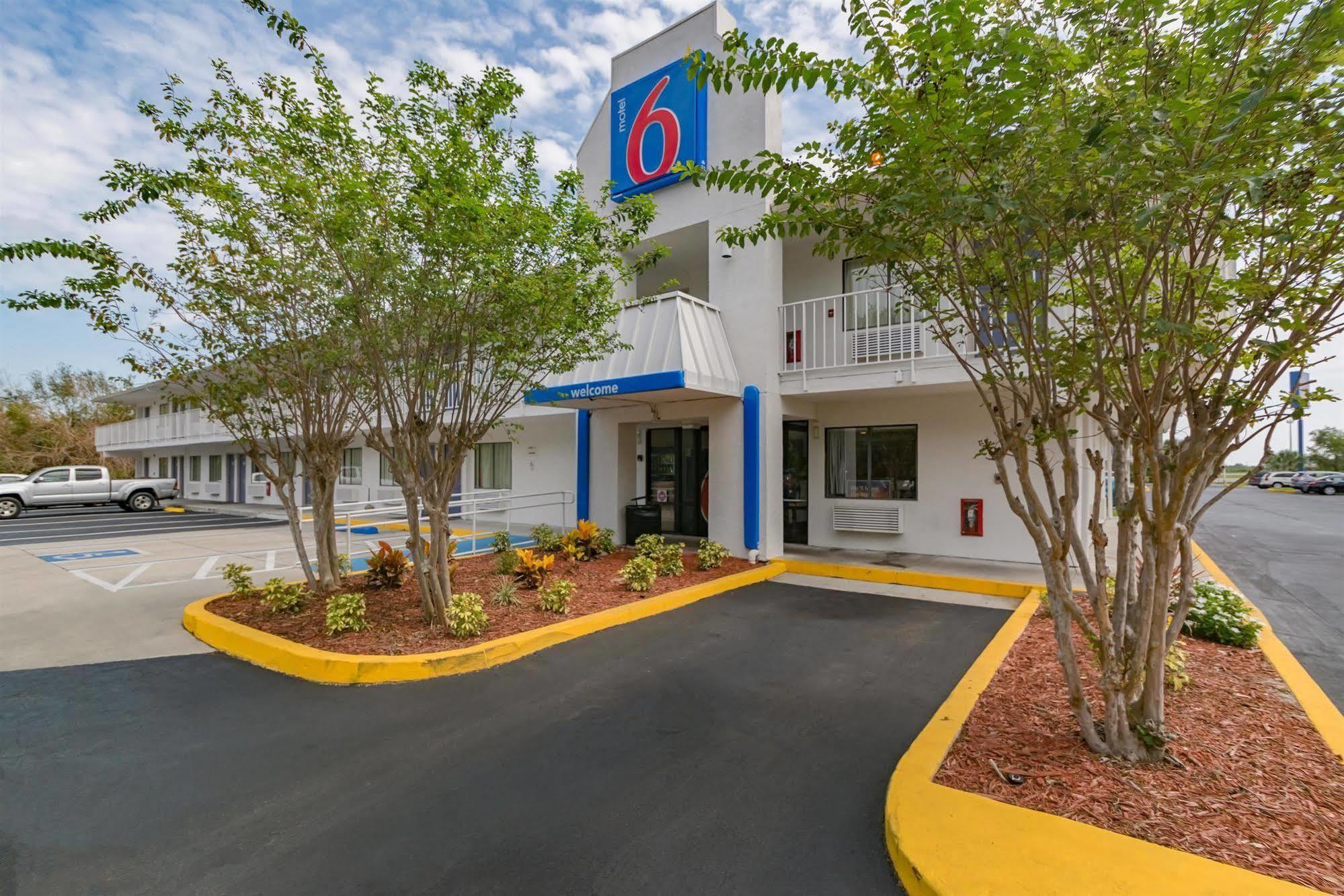 Motel 6-Ft. Pierce, Fl ฟอร์ตเพียร์ซ ภายนอก รูปภาพ