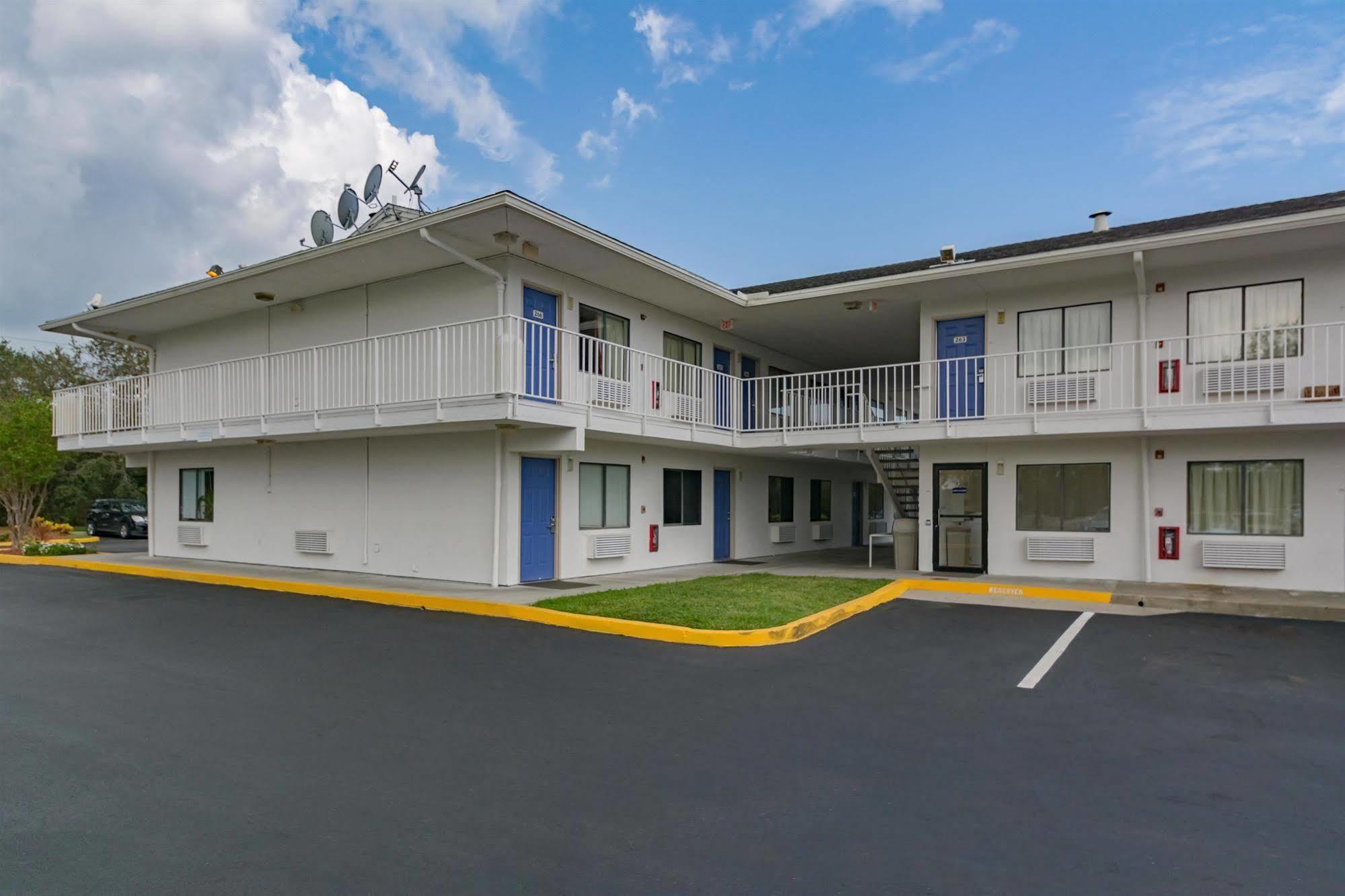 Motel 6-Ft. Pierce, Fl ฟอร์ตเพียร์ซ ภายนอก รูปภาพ