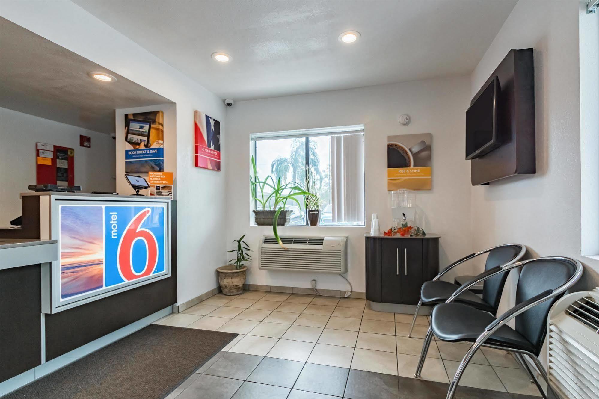 Motel 6-Ft. Pierce, Fl ฟอร์ตเพียร์ซ ภายนอก รูปภาพ