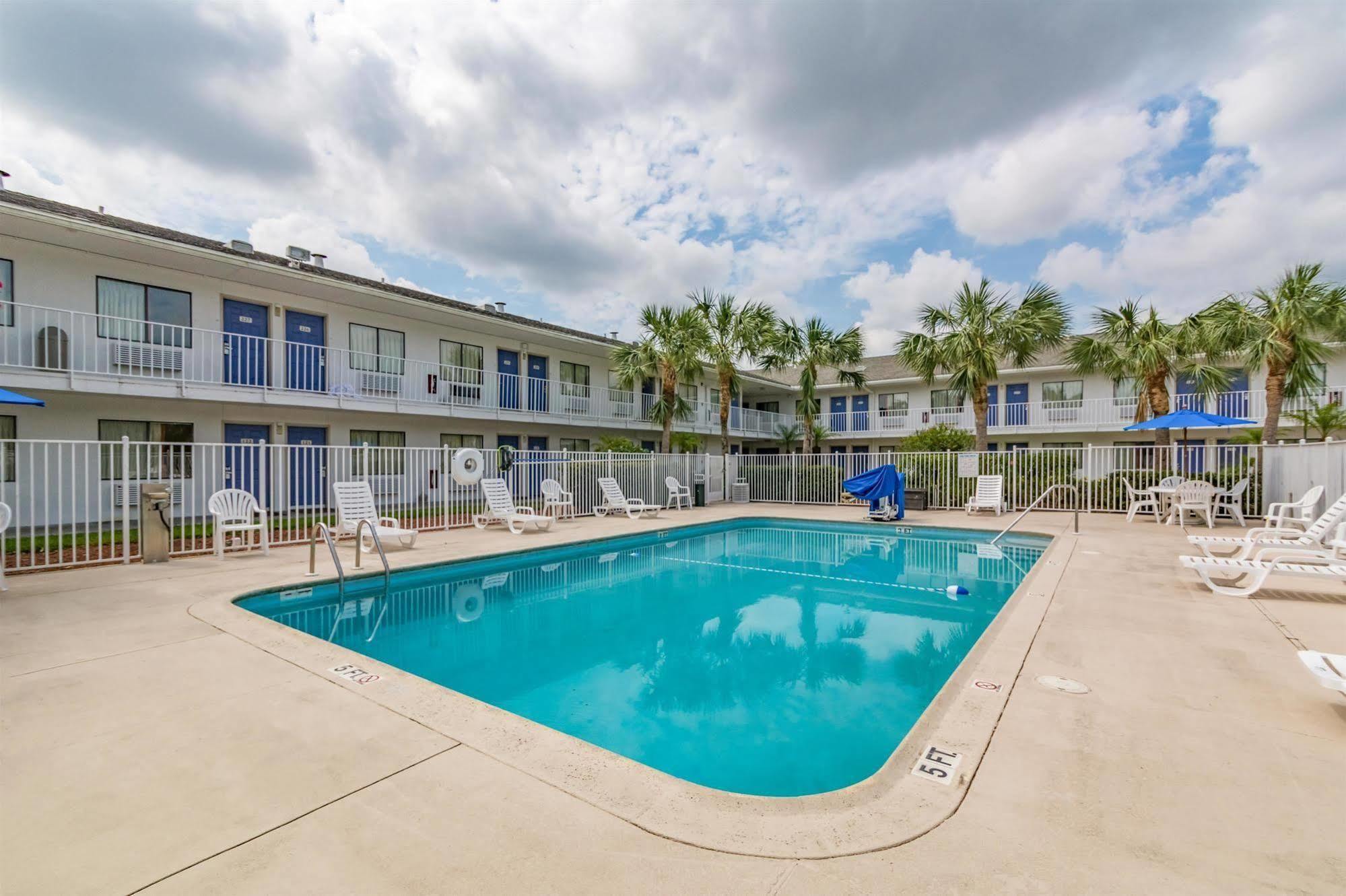 Motel 6-Ft. Pierce, Fl ฟอร์ตเพียร์ซ ภายนอก รูปภาพ