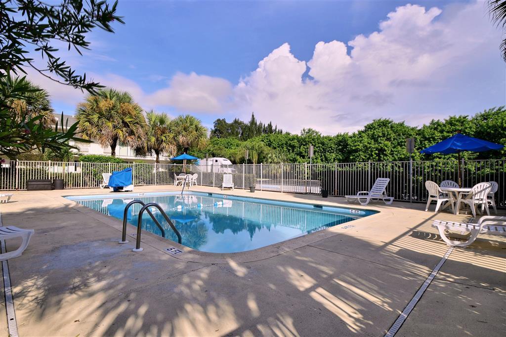 Motel 6-Ft. Pierce, Fl ฟอร์ตเพียร์ซ ภายนอก รูปภาพ